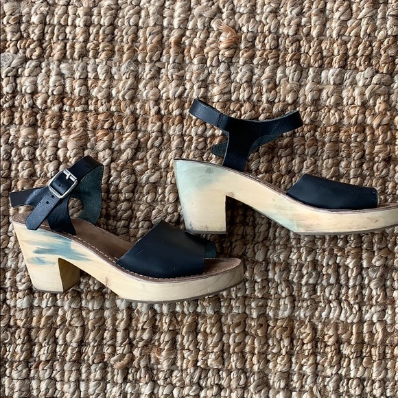 Urban Outfitters Sandals size 7.5 - Picture 2 of 4